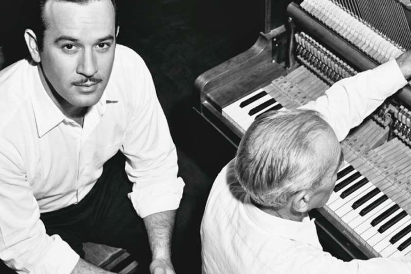 Pedro Infante Se Quedó Solo Con Un Afinador — Lo Que Hizo Esa Noche Salió a la Luz 17 Años Después