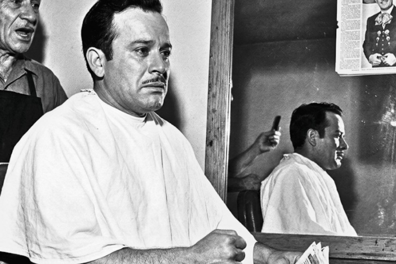 El barbero hablaba de Pedro Infante sin saber que lo estaba afeitando