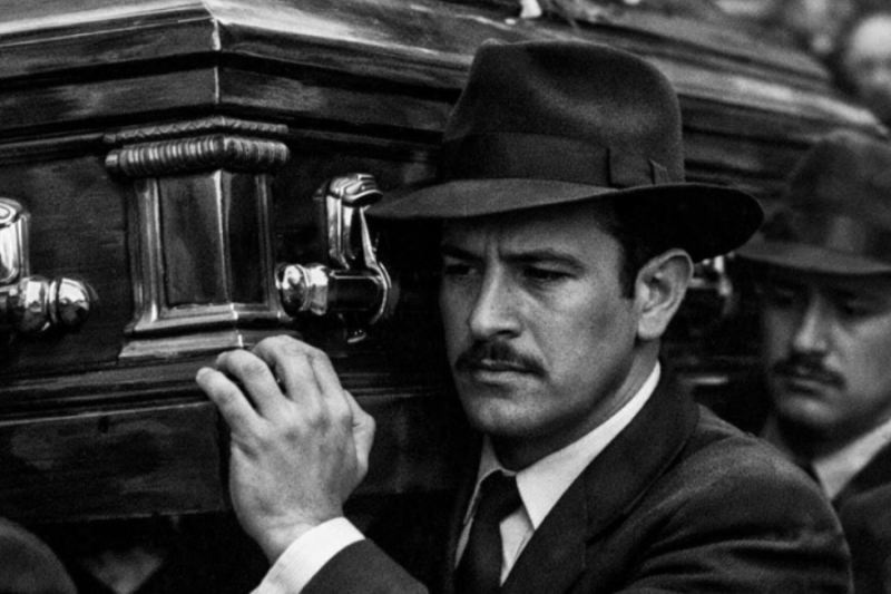 Pedro Infante Lloró en el Funeral de Jorge Negrete — Tres Días Después Su Secreto Salió a la Luz