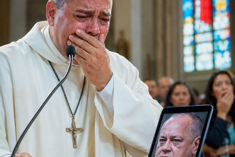 Padre Luis Toro recibe una revelación sobre Diosdado Cabello… y rompe en llanto en plena homilía