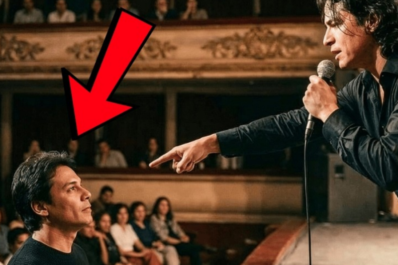 Él Vocalista de la Banda de Apertura Desafió a un Hombre del Público — No Sabía que Era Juan Gabriel