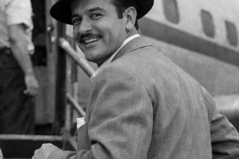 La Frase que Pedro Infante dijo ANTES de SUBIR al avión y que cobró sentido después