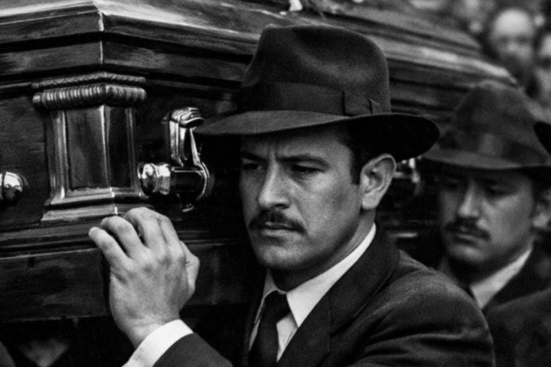 Pedro Infante Lloró en el Funeral de Jorge Negrete — Tres Días Después Su Secreto Salió a la Luz