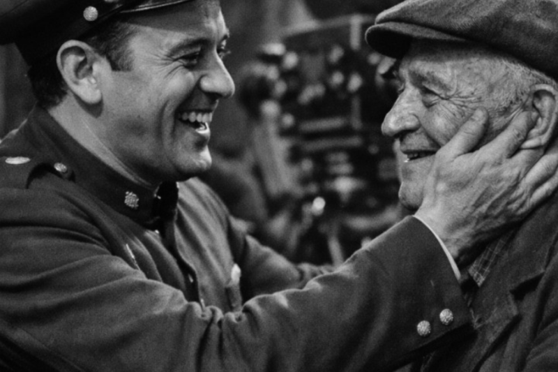 Pedro Infante ABANDONÓ el Set de Grabación Cuando Vio al Anciano que lo Cuidó Cuando era Niño