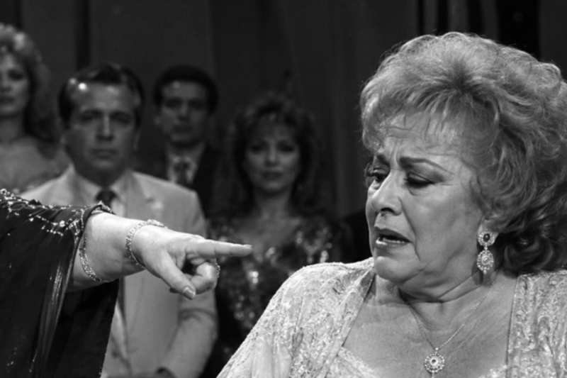 La NOCHE en que Paquita la del Barrio se BURLÓ de Silvia Pinal — y Ella Respondió Así