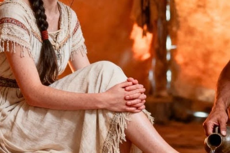 Tembló En Su Noche De Bodas… Y El Apache La Honró Lavándole Los Pies