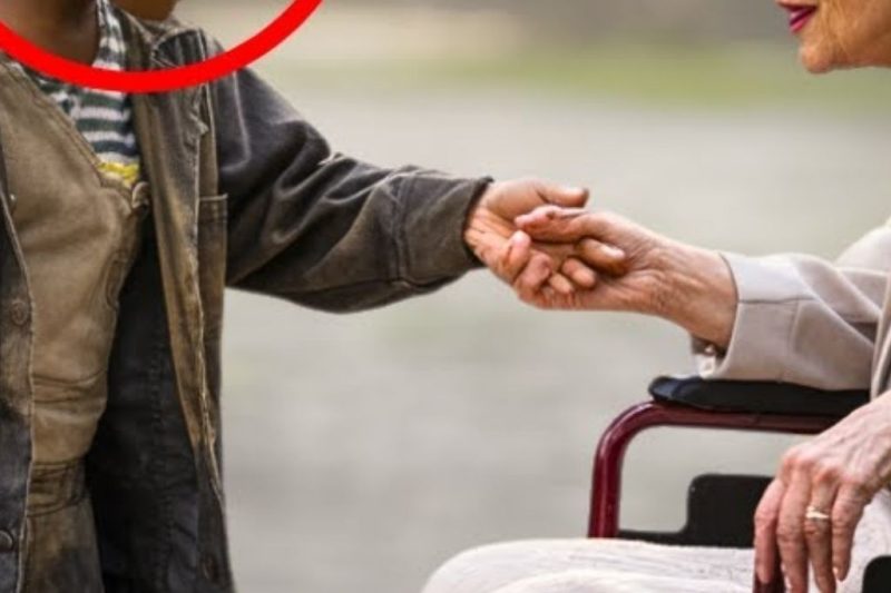“Toma Mi Mano y Camina De Nuevo” – La Anciana Millonaria No Creyó, Hasta Que Presenció Un Milagro