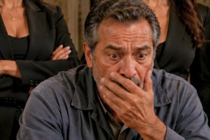 Un conserje alimentó a 3 huérfanas por 8 años… al ver $30M en su cuenta, supo quiénes eran en realidad