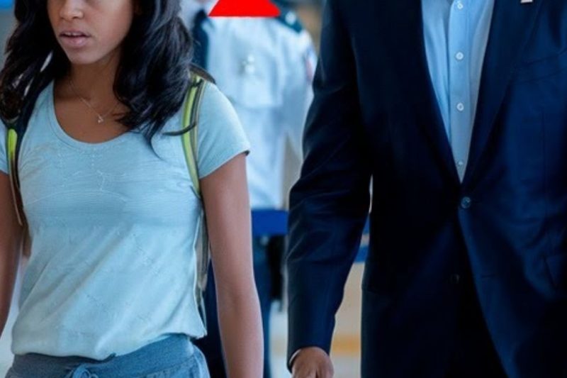 Airport Staff Kicked Out Sasha Obama, But Regretted Everything When Her Father Barack Obama Arrived