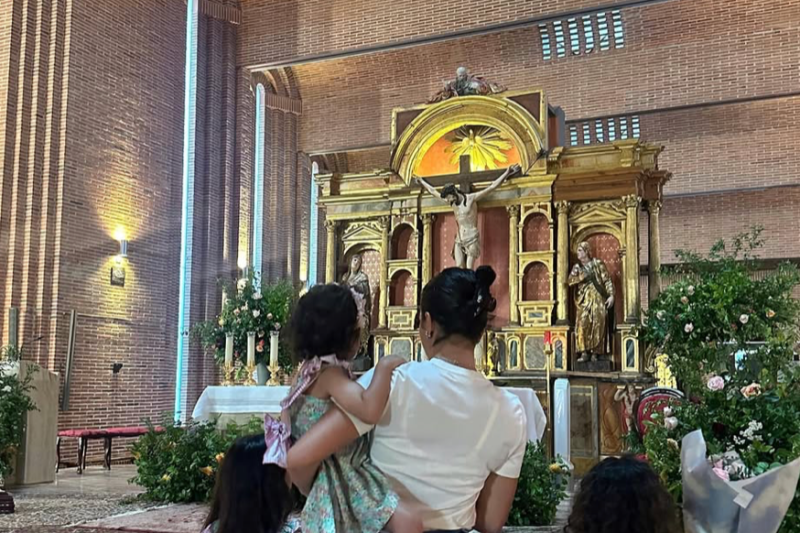Georgina Rodríguez regresó a Madrid con sus hijos tras abandonar su casa en Riad en medio de las tensiones en Oriente Medio.