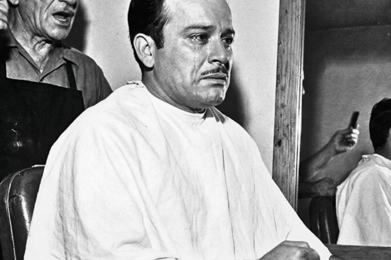 El barbero hablaba de Pedro Infante sin saber que lo estaba afeitando