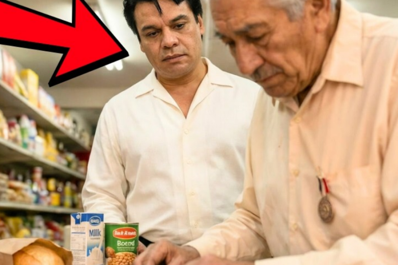 Un Anciano Contaba Monedas para Comprar PAN — Lo que Juan Gabriel Hizo Emocionó a Toda la Tienda