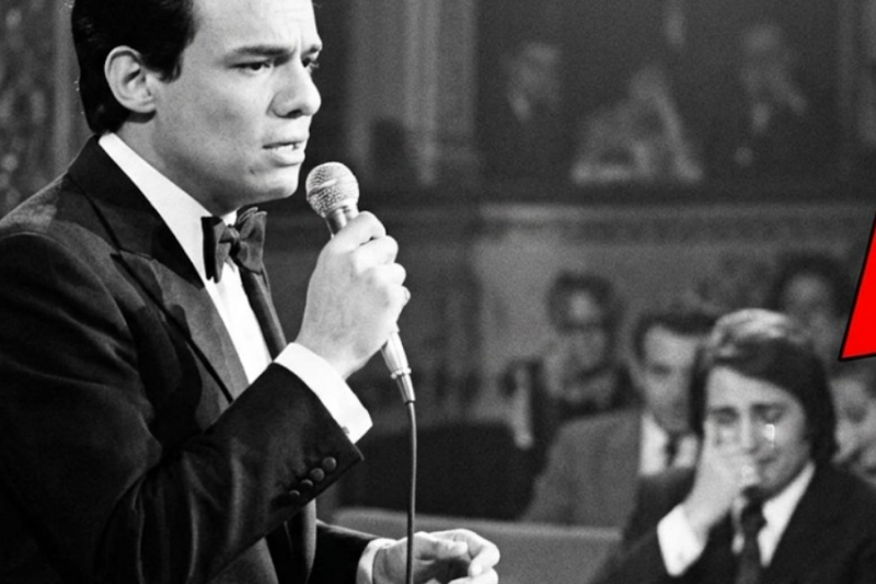 JOSE JOSE Cantó Frente a Nino Bravo en Madrid — Lo que Sucedió Hizo que Nino Llorara en el Escenario