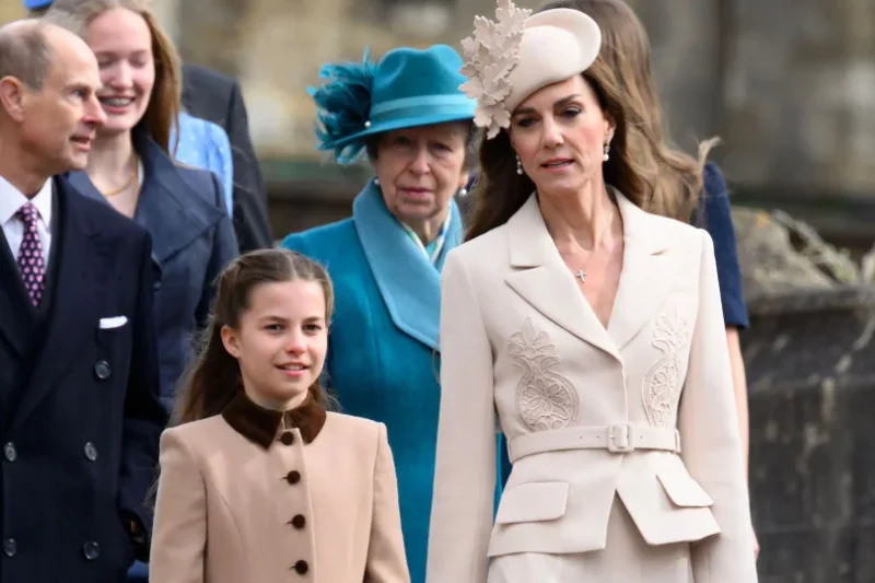 La princesa Charlotte se parece a Kate Middleton de maneras sorprendentes a medida que se adapta a su papel real.