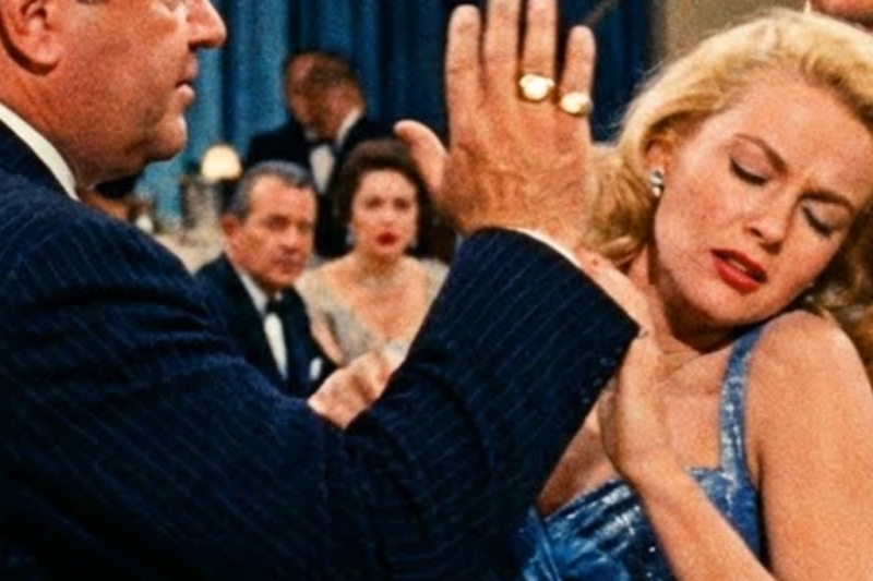 The Concrete Box: How Clint Eastwood Silently Dismantled a Mobster After a Public Assault